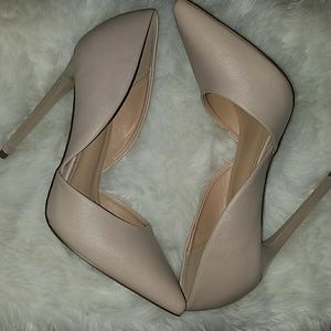Nude Pumps